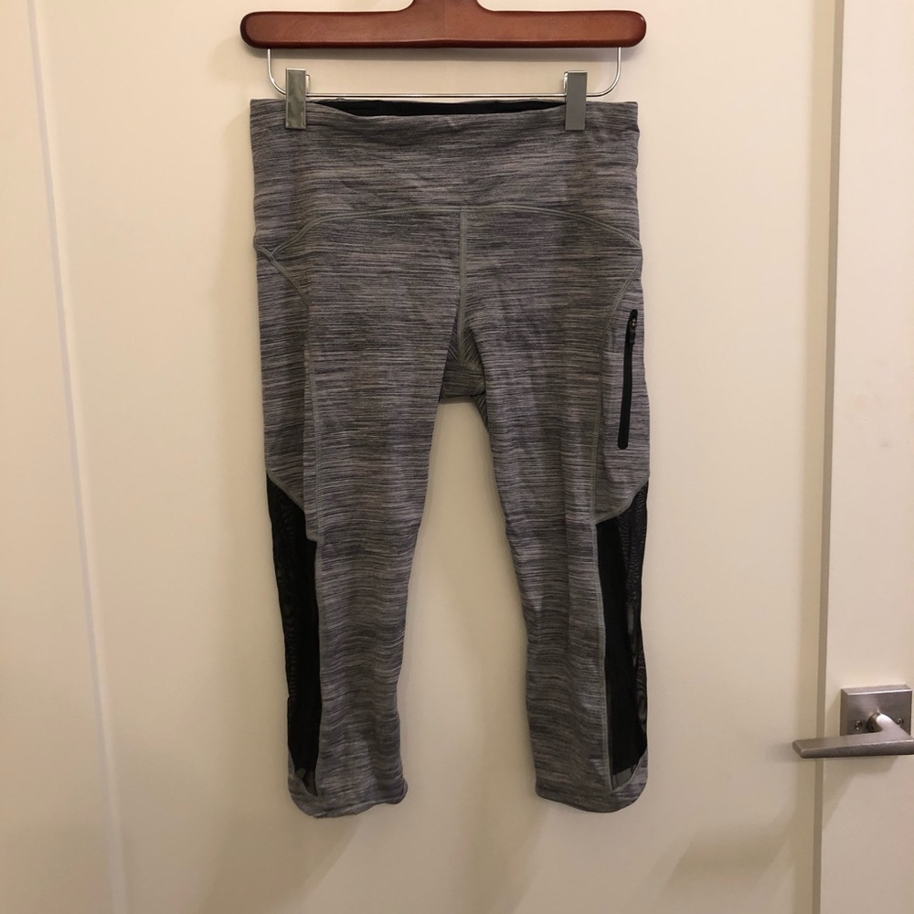 Lululemon grey capri leggings